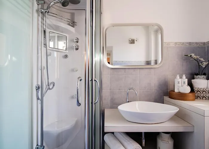 Domus - Bymyhomeincomo *