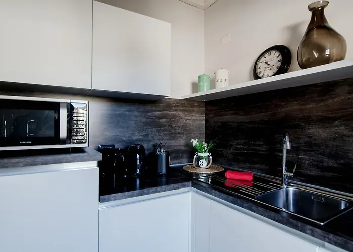 Domus - Bymyhomeincomo Apartmán
