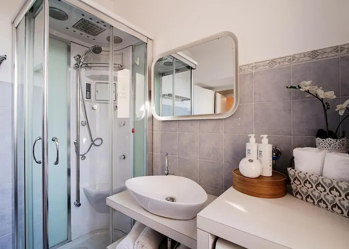 Domus - Bymyhomeincomo Apartmán Como